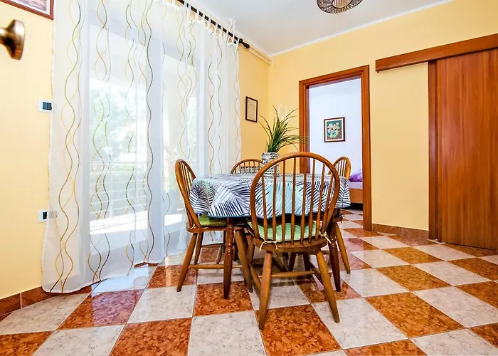 Casa Leona * Ρόβινι