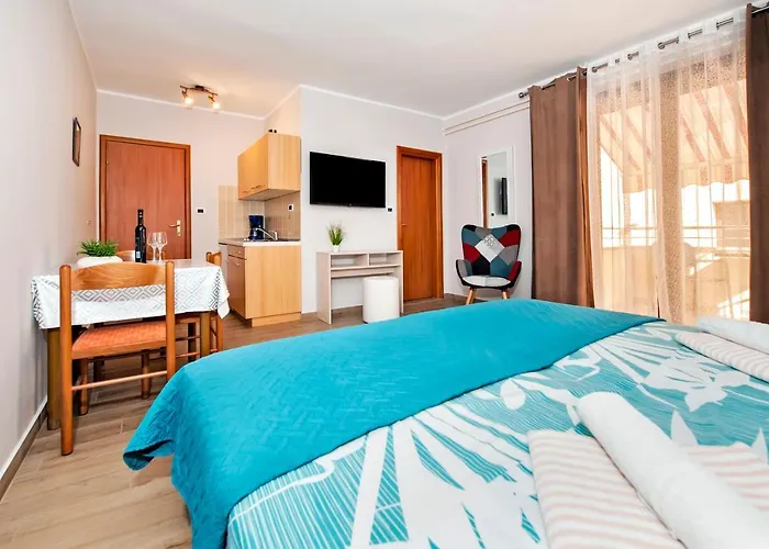 Casa Leona * Ρόβινι