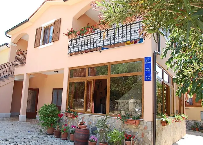 Casa Leona Ρόβινι