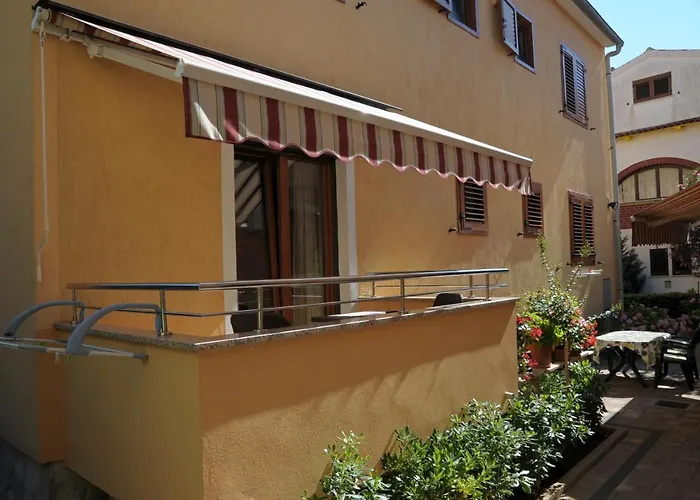 Casa Leona * Ρόβινι