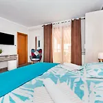 Casa Leona דירה רוביני