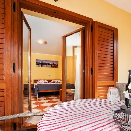 Casa Leona * רוביני
