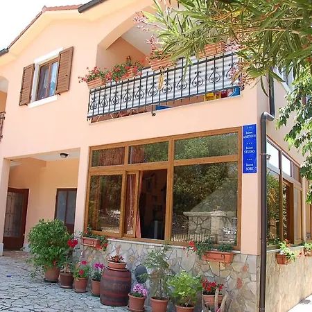 Casa Leona רוביני