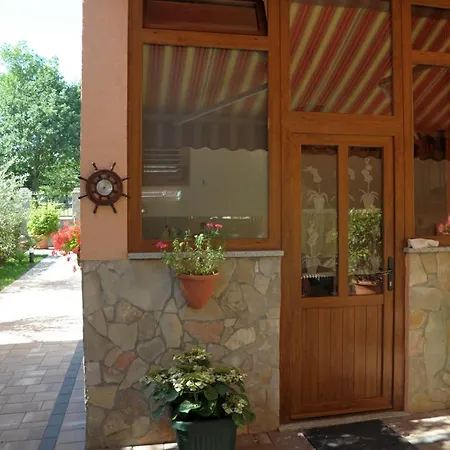 Casa Leona רוביני